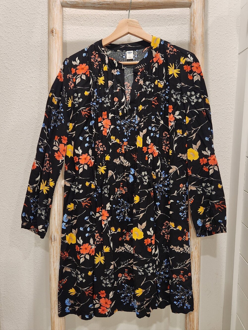 Old Navy || Pintuck Floral Long Sleeve Dress